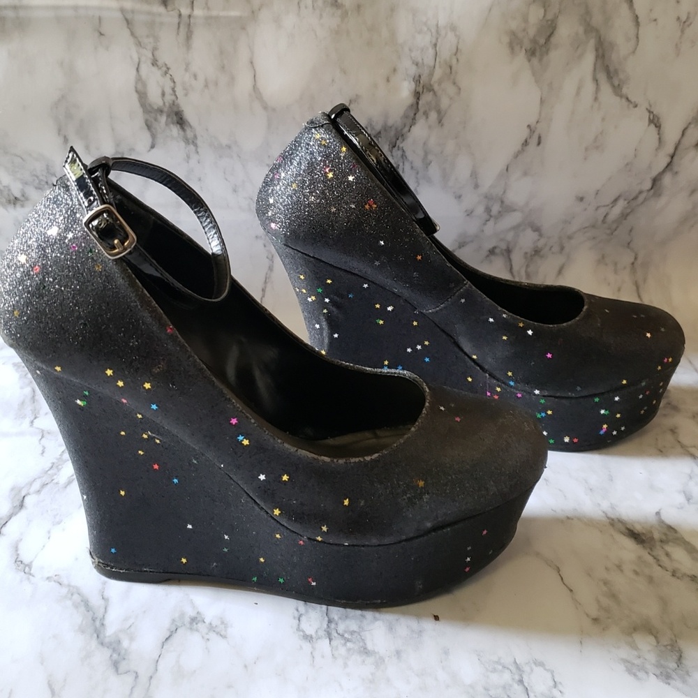 Glitter with stars wedges